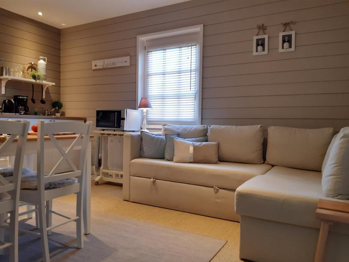 Casa-Cosi, Tourist & Business Suites & Flats With Reserved Parking And Private Terraces In Shared Garden With Seasonal Pool Included, Private Sauna Available Локерен Екстер'єр фото