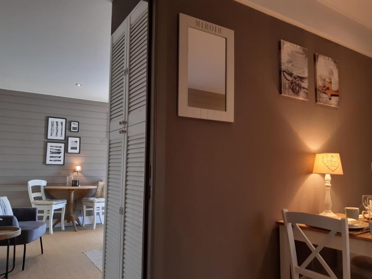 Casa-Cosi, Tourist & Business Suites & Flats With Reserved Parking And Private Terraces In Shared Garden With Seasonal Pool Included, Private Sauna Available Локерен Екстер'єр фото