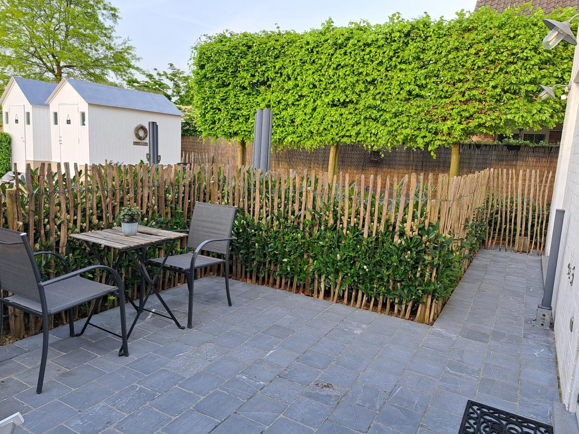 Casa-Cosi, Tourist & Business Suites & Flats With Reserved Parking And Private Terraces In Shared Garden With Seasonal Pool Included, Private Sauna Available Локерен Екстер'єр фото