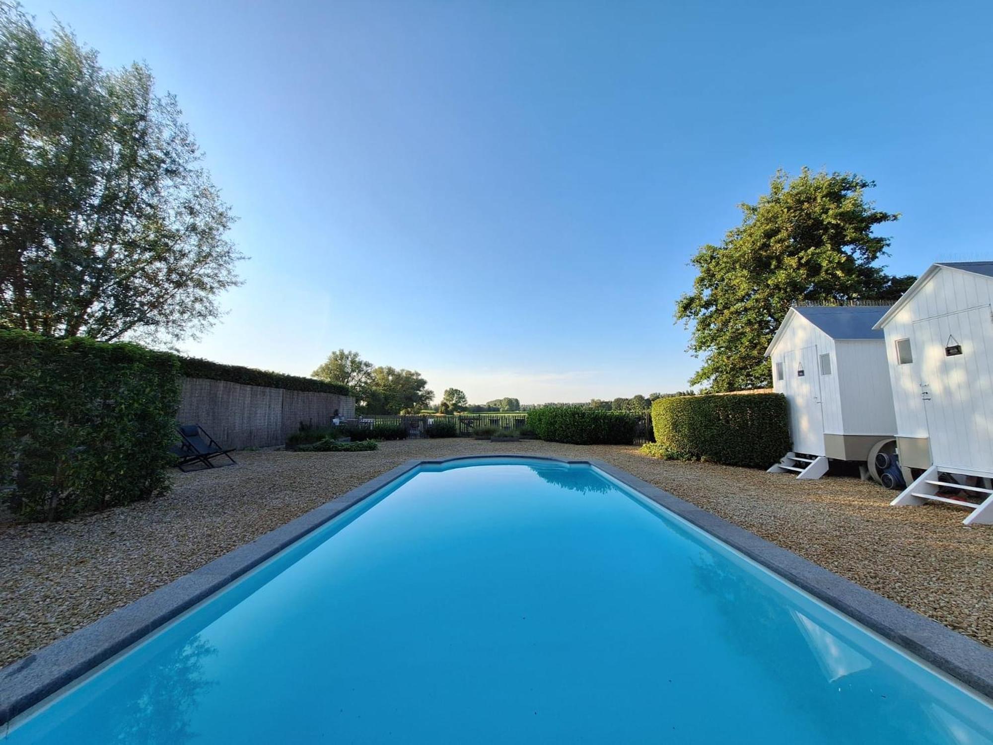 Casa-Cosi, Tourist & Business Suites & Flats With Reserved Parking And Private Terraces In Shared Garden With Seasonal Pool Included, Private Sauna Available Локерен Екстер'єр фото